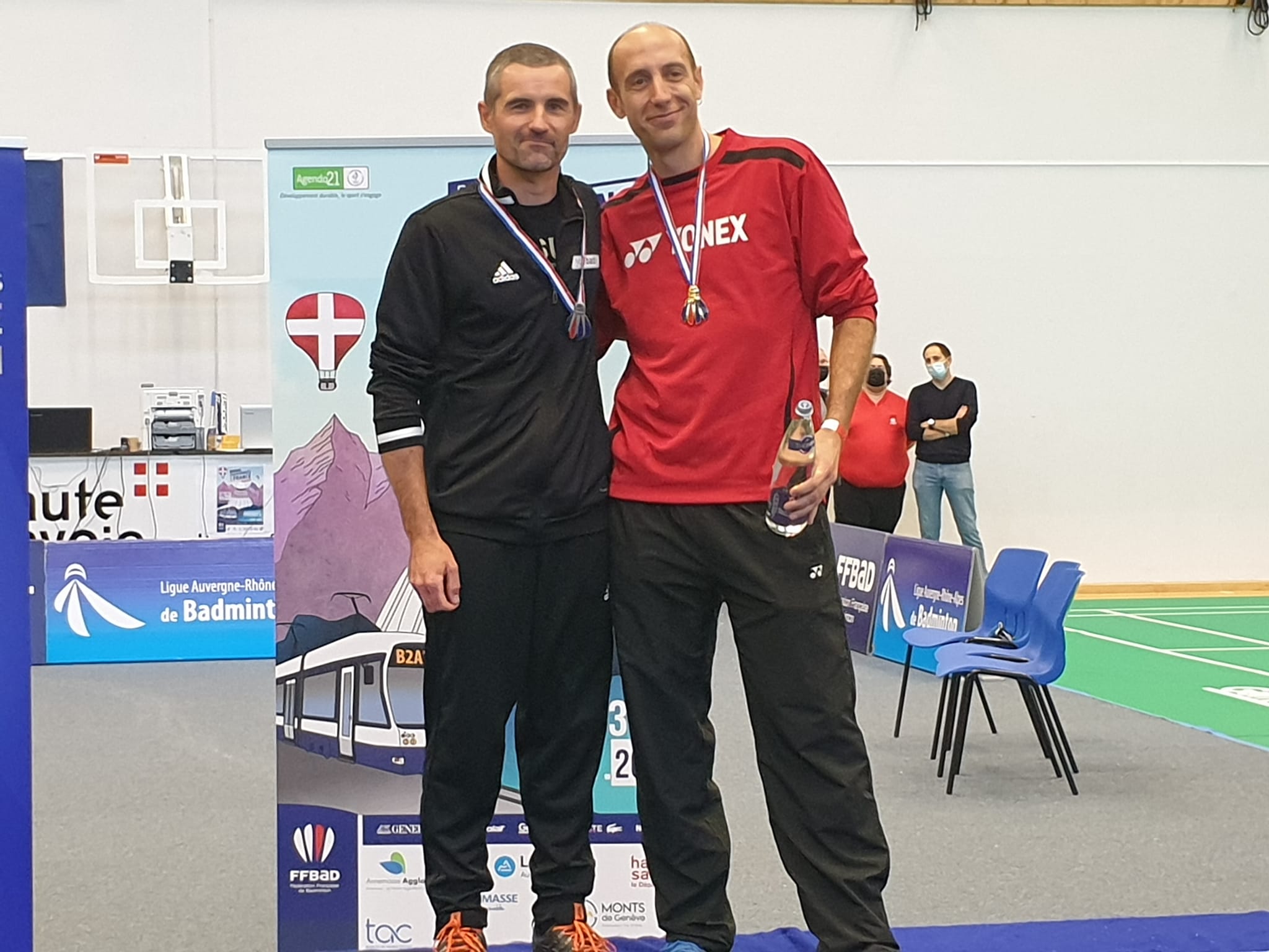 podium simple homme contre Avallet